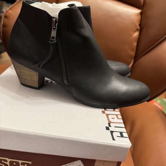 Chelsea Crew Ankle Booties Womens Boots Black size 11 EUC - Picture 3 of 5